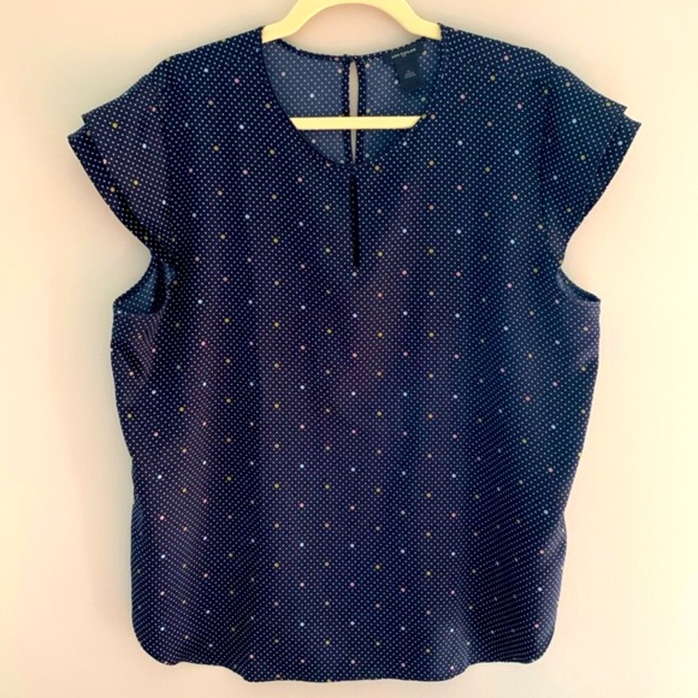 ANN TAYLOR micro dot flutter cap sleeve top